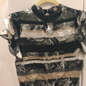 Short sleeve ruffle top